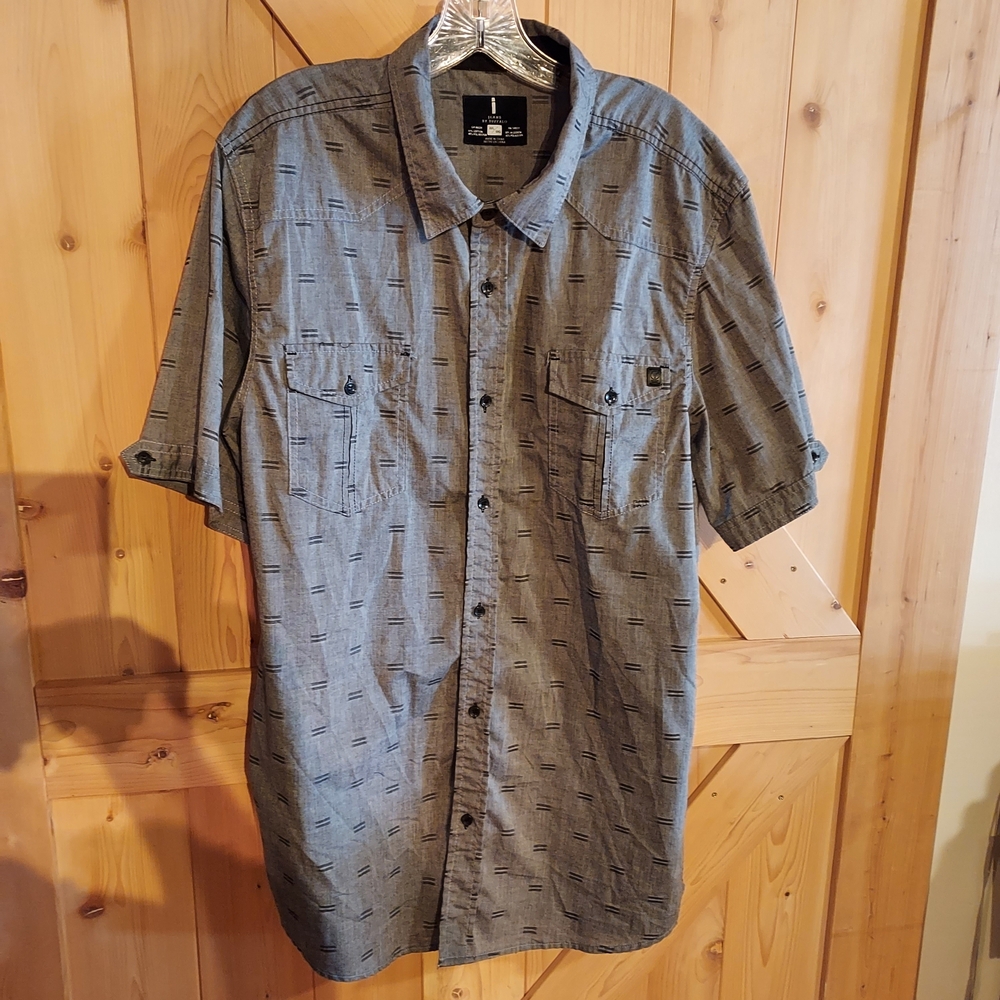 Jeans by Buffalo, Men's XXL Short Sleeve Shirt, Button Gray W/ Geometric Pattern
